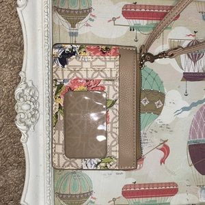 A fairly used wallet